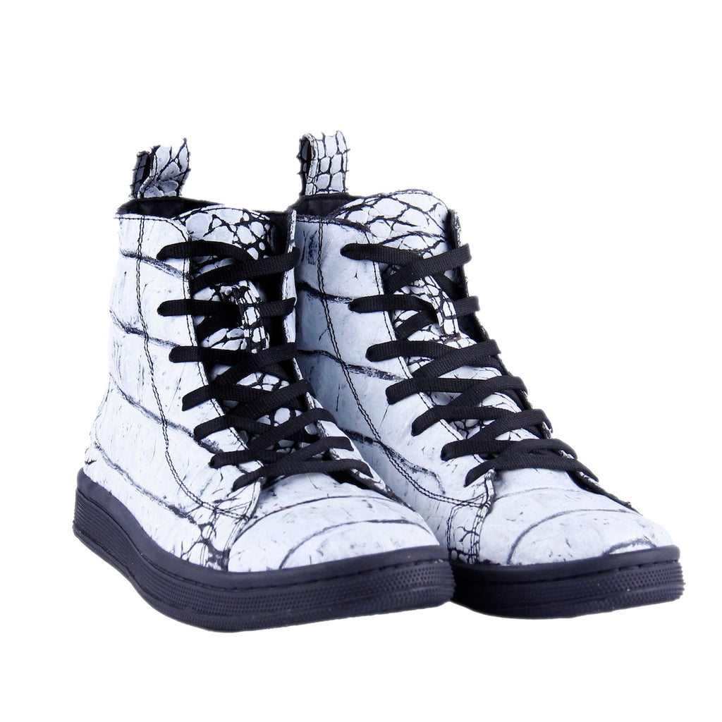 Chuck Hi Top Sneakers LIMITED EDITION