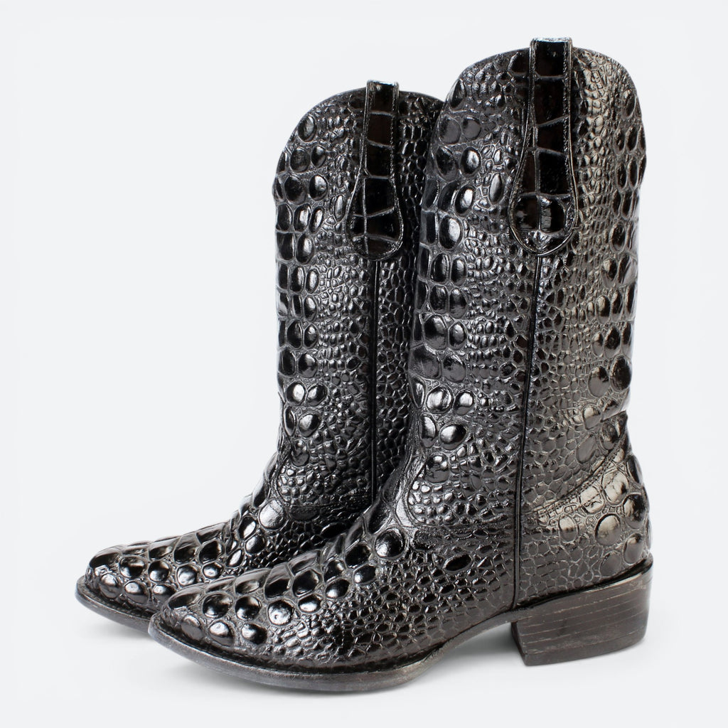 VEARI Buitre black genuine leather western boots with crocodile design and leather sole.