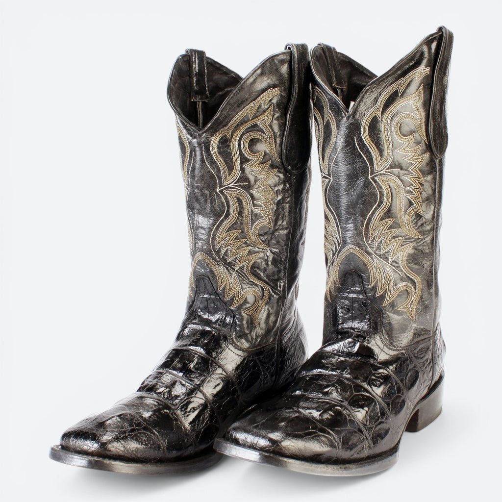 VEARI Buitre Rodeo Western Boots in black genuine hornback crocodile leather with gold stitching and leather sole.