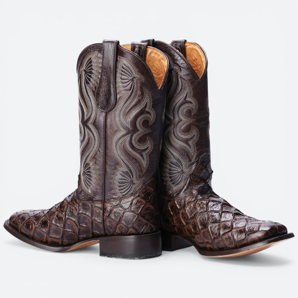 VEARI Buitre Rodeo Western Boots in brown Sea Bass genuine leather with intricate stitching and full leather lining.