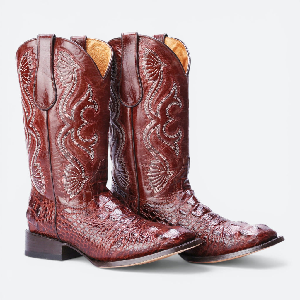 VEARI Buitre Rodeo Western Boots in dark brown genuine hornback leather with white stitching and leather sole.